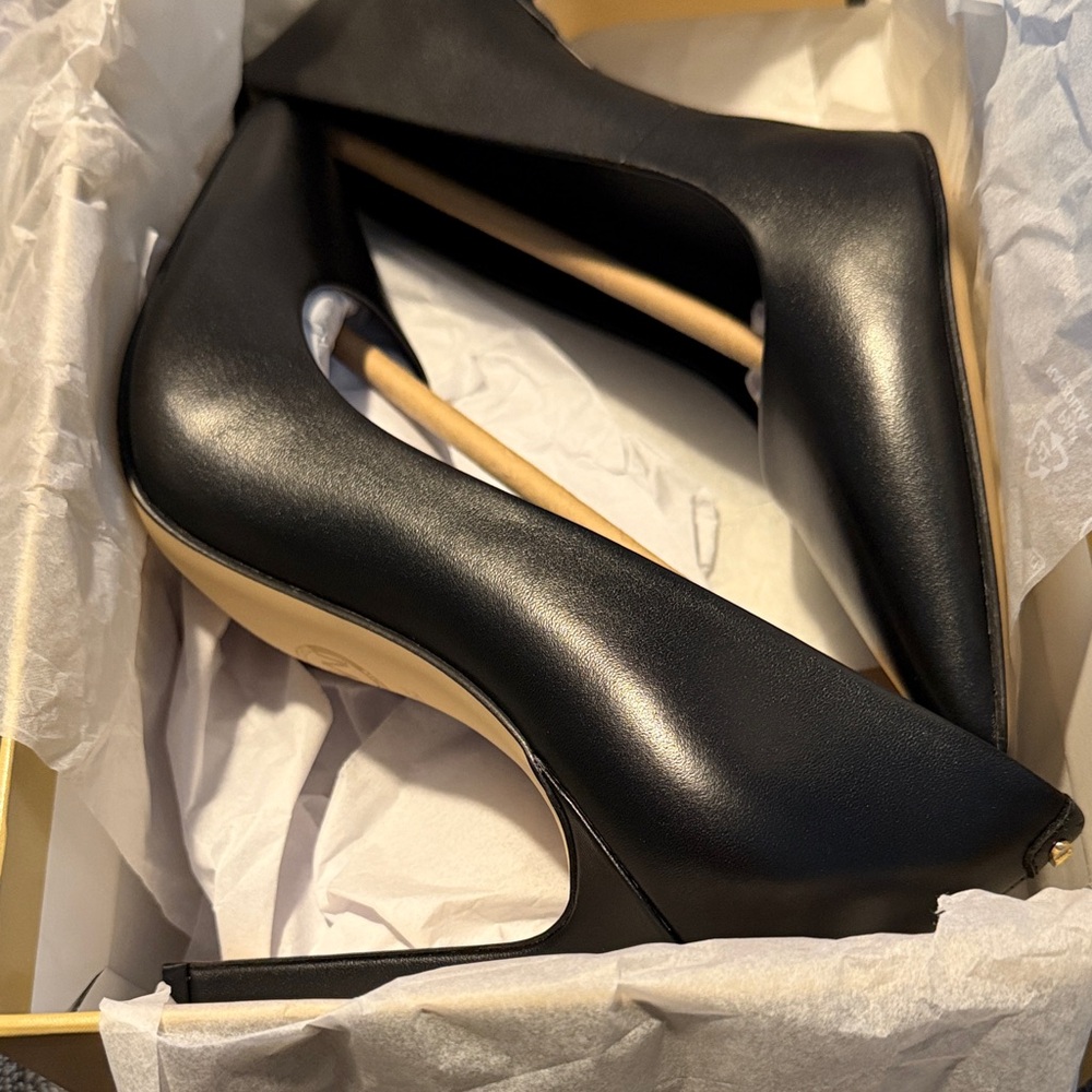 Michael Kors Leather Amara Pump - Black 7.5 NIB - Picture 6 of 7